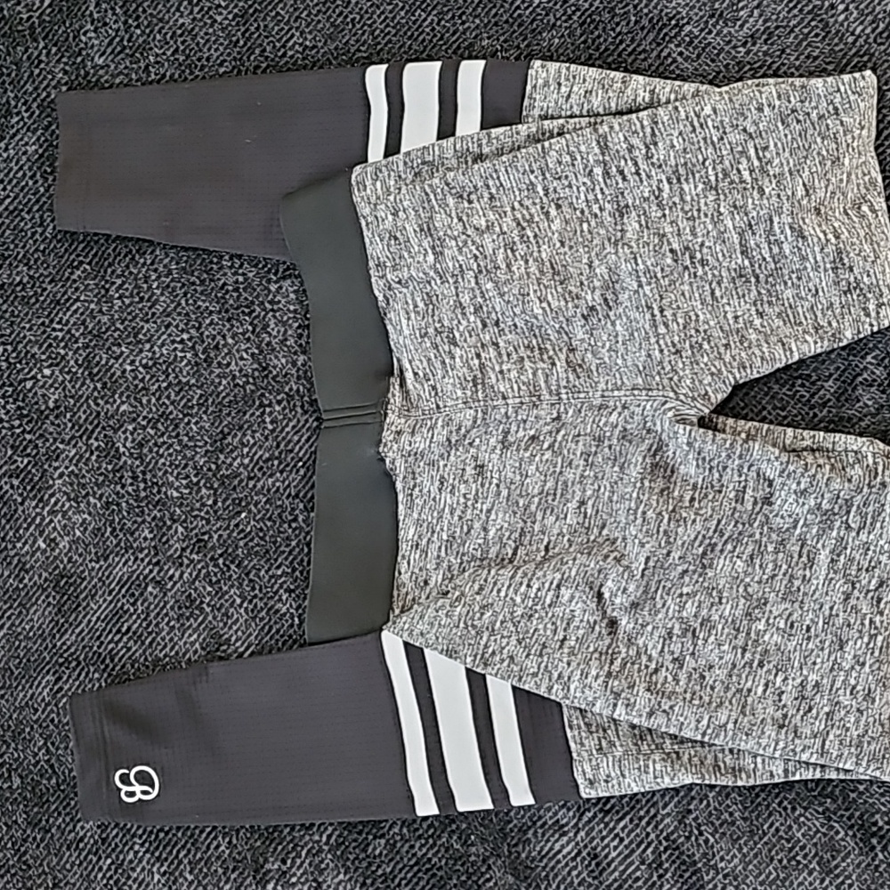 Bombshell Sportswear Gray and Black Colorblock Leggings